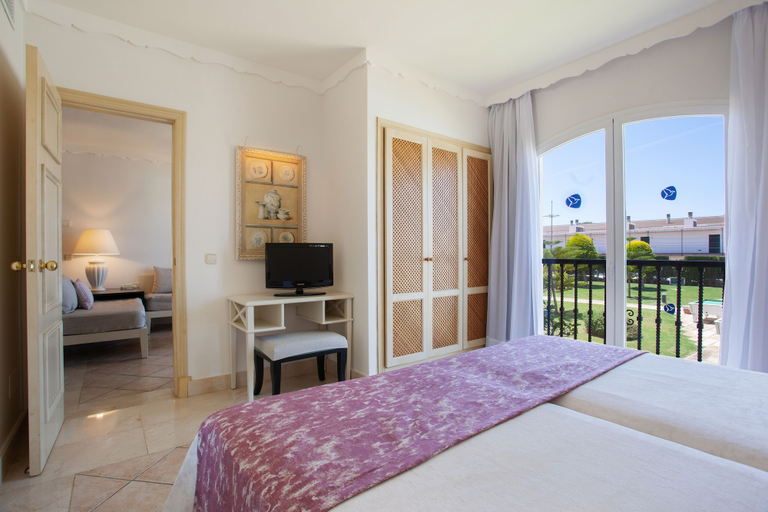 Bedroom 3, Grupotel Macarella Suites & Spa, Baleares