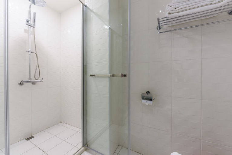 Bathroom 5, Lion King Hotel, Kaohsiung
