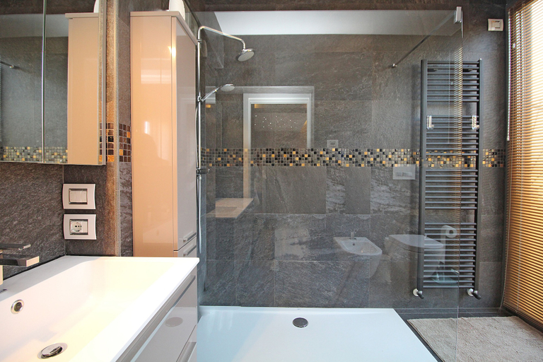 Bathroom 3, Wellness Luxury  Desenzano del Garda, Brescia
