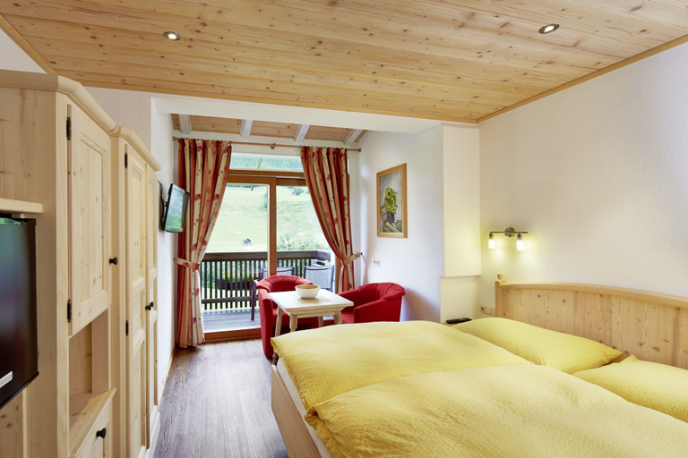 Bedroom 2, Bio-Bauernhof Vordergugg, Zell am See