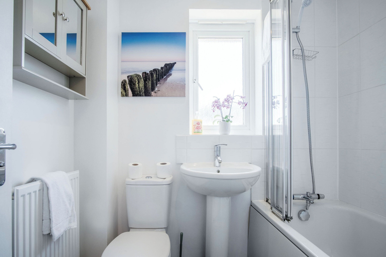 Bathroom 4, Swn Y Mor - 4 Bedroom - Llanelli, Carmarthenshire