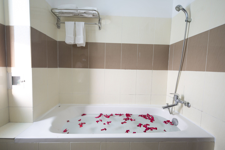 Bathroom 3, Dreams Hotel Danang, Da Nang