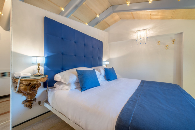 Bedroom 5, Don Antonino Relais, Napoli
