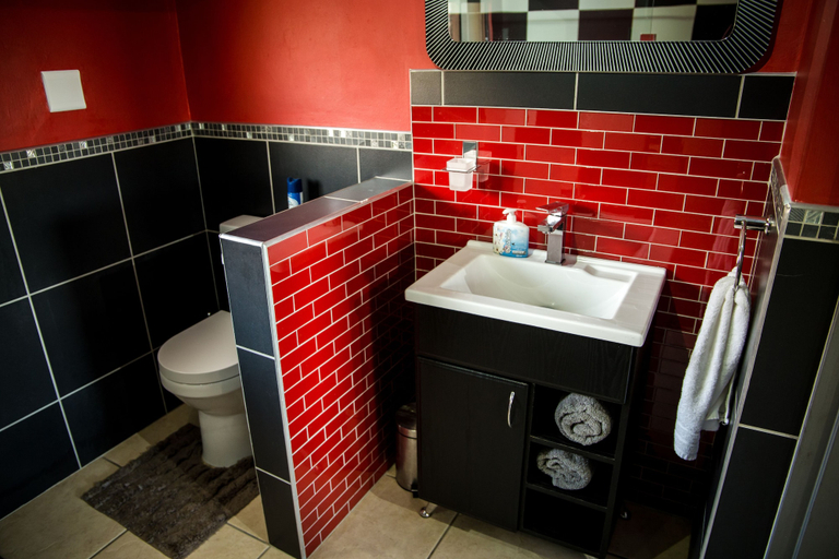 Bathroom 4, 21 Klein Karoo Street, Eden