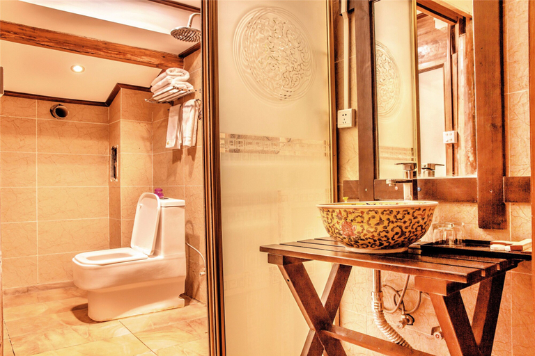 Bathroom 4, Lijiang Xueshanyu Inn, Lijiang