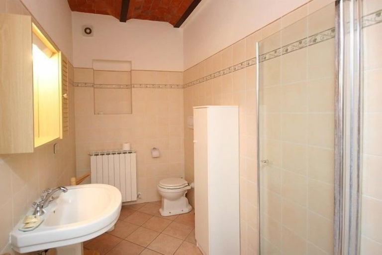 Bathroom 3, Pienza, Siena