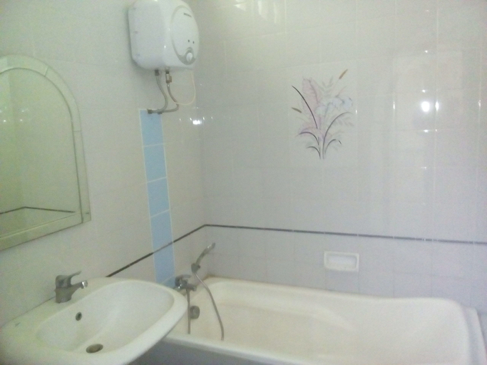 Bathroom, Simply Homy Guesthouse Graha Puspa, Bandung