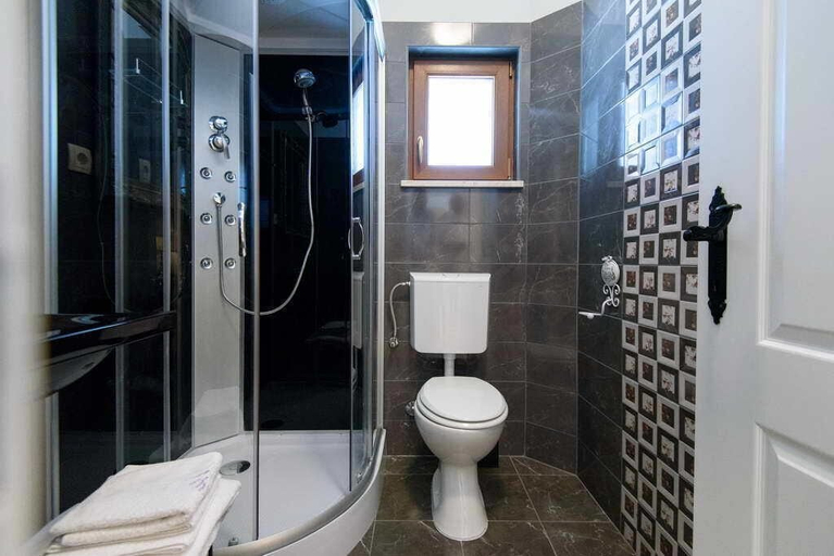 Bathroom 3, Villa Tina, Orebić