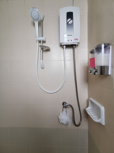 Bathroom 2, W Residents, Wang Thonglang