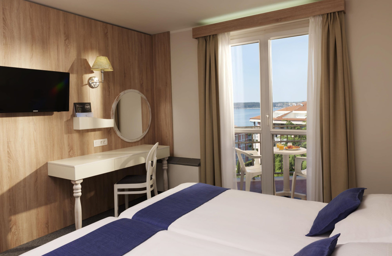 Bedroom 3, Hotel Mirna – Lifeclass Hotels & Spa, Portorož, Piran