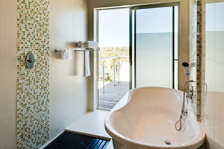 Bathroom 4, The Oasis, Siyanda
