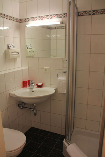 Bathroom, Hotel Mateera, Bludenz