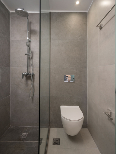 Bathroom 5, Central City Hotel, Crete