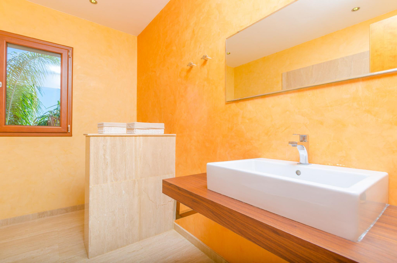 Bathroom 5, Can Bou - Villa With Private Pool In Ses Salines, Baleares