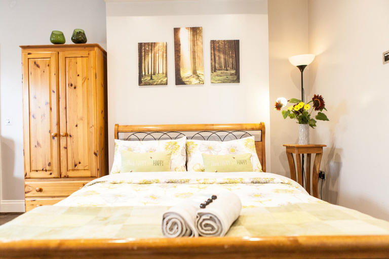 Bedroom 1, Cyrus House, Kent