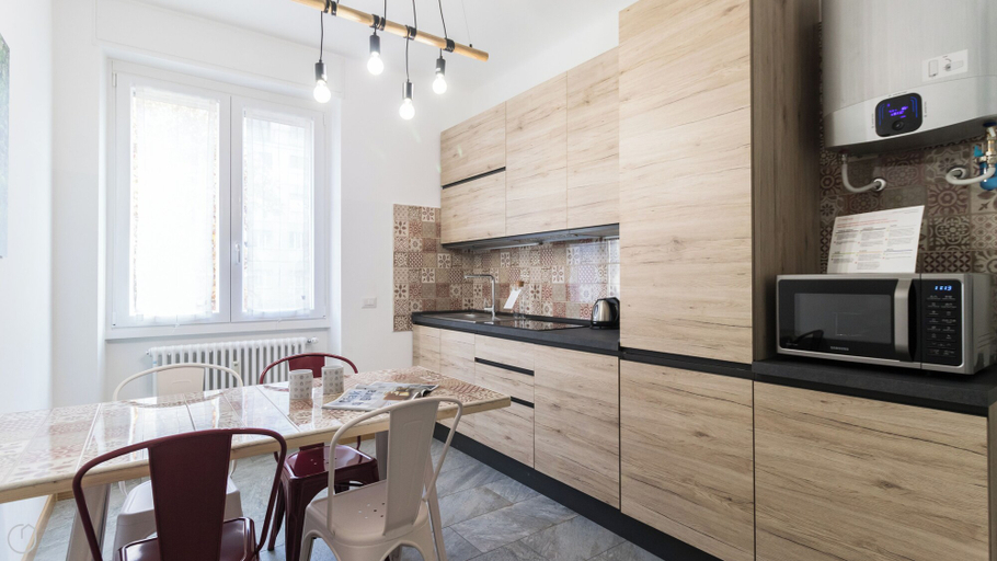 Others 5, Italianway - Piceno 23 A, Milano