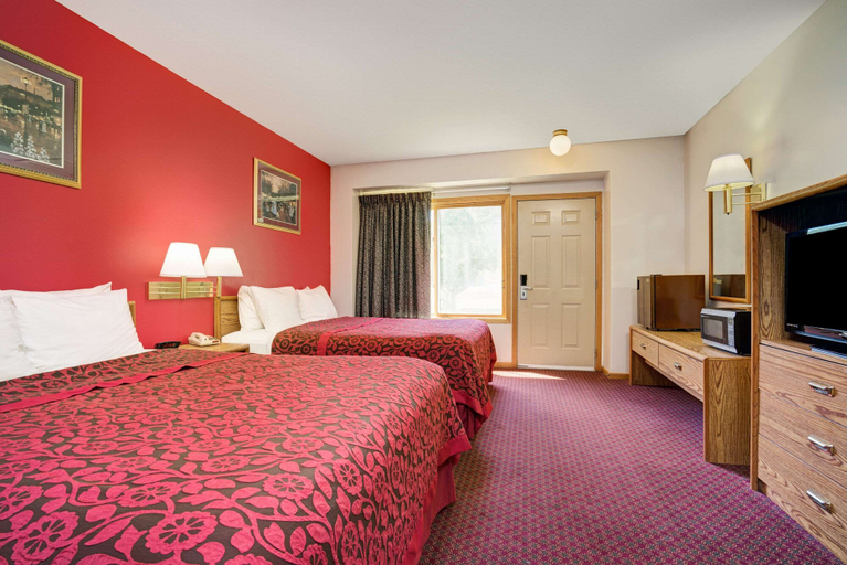 Bedroom 3, Travelodge by Wyndham Red Wing, Goodhue