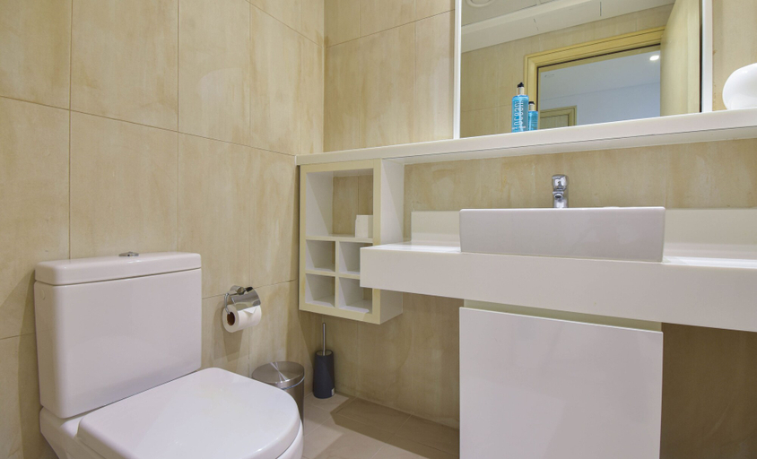 Others 4, 2B-Al Bateen Residence-805 by bnbmehomes, Dubai