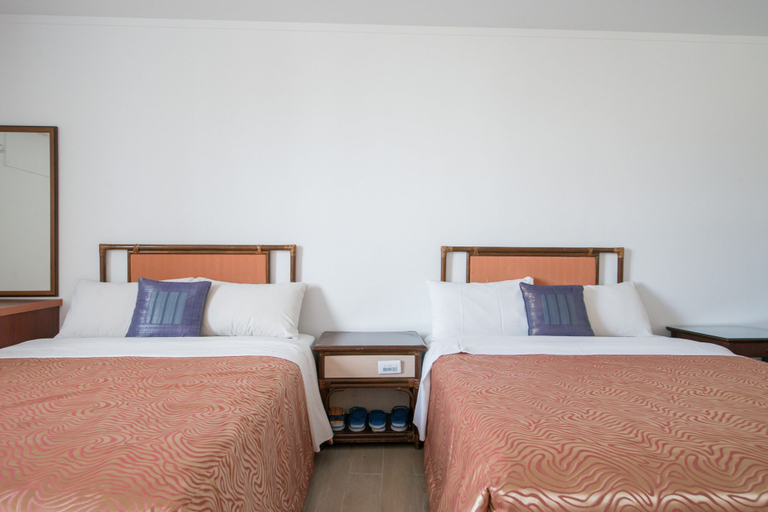 Bedroom 4, Palm Tree Hotel, Pingtung