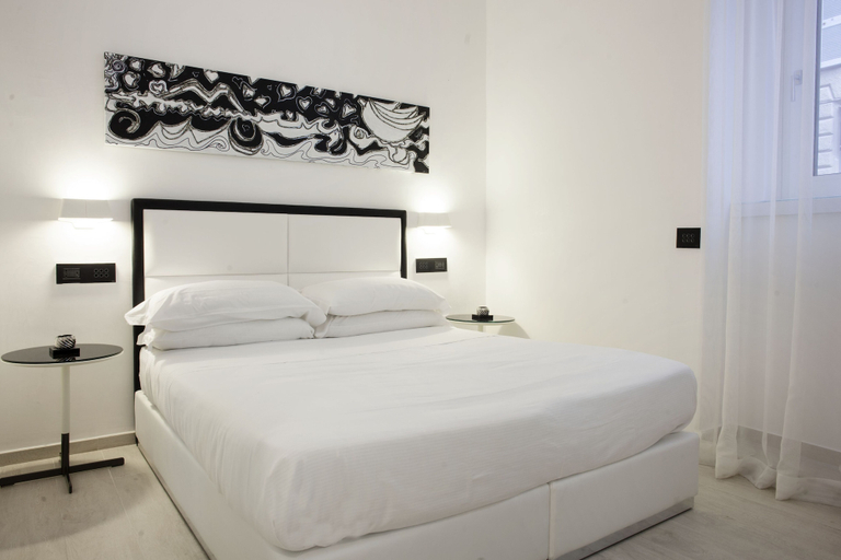 Others 5, LHP Suite Napoli - Parco Margherita, Napoli