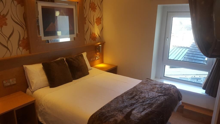 Bedroom 2, Rose Park House Bed & Breakfast, Derry and Strabane