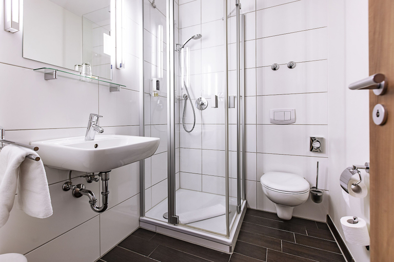 Bathroom 5, Hotel am Jakobsmarkt, Nürnberg