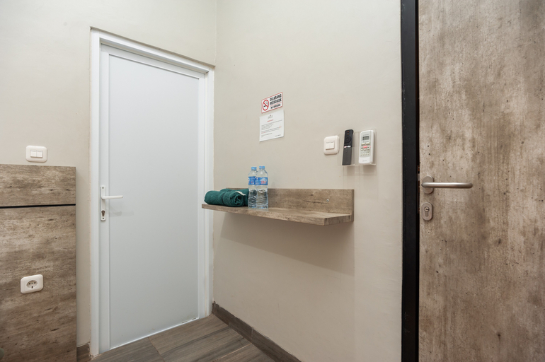 Bathroom 3, RedDoorz Plus @ Eskole ITERA Lampung, Bandar Lampung
