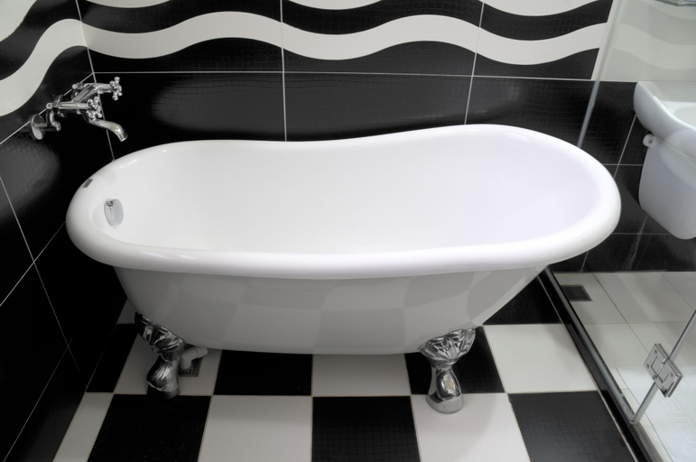Bathroom 5, Lakeside 46, Hualien