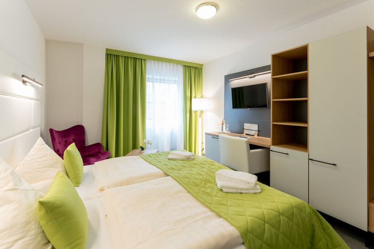 Bedroom 4, Hotel Stadtfeld, Magdeburg