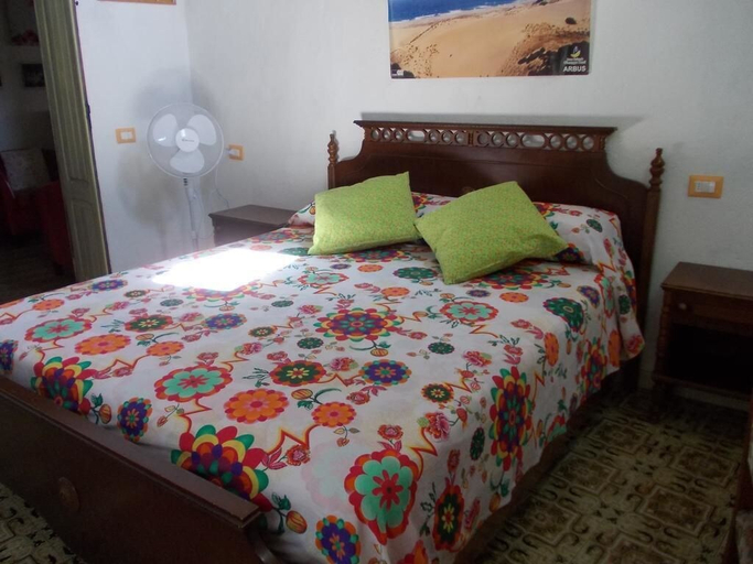 Bedroom 2, Sardinia International House, Oristano