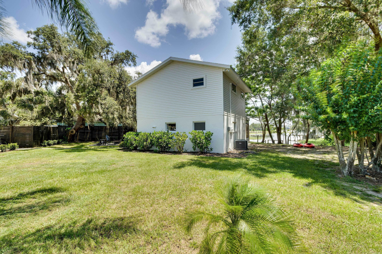 Exterior & Views 2, Lakefront Retreat w/ Kayaks & Fire Pit in Clermont, Lake