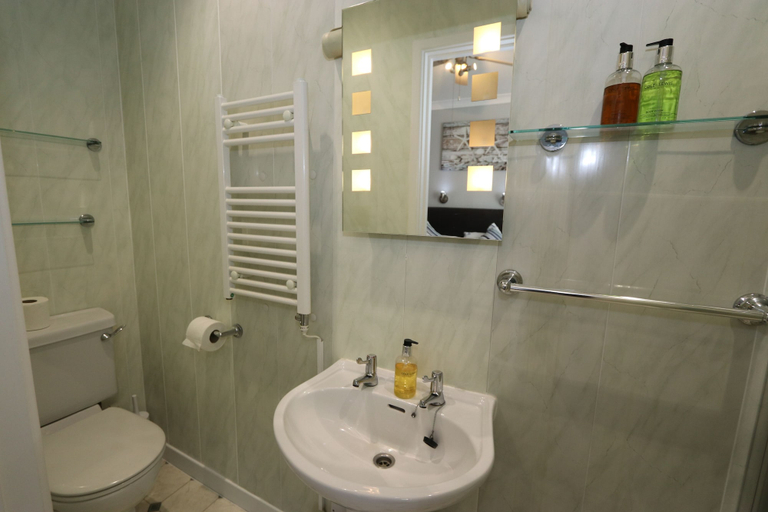 Bathroom 5, The Pebbles - B&B, Dorset