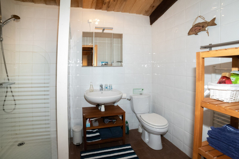 Bathroom 5, Au Passage du Gois, Vendée