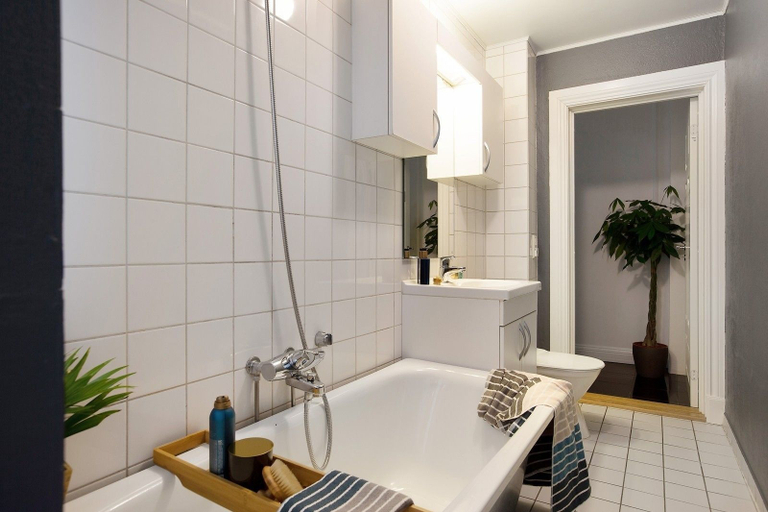 Bathroom 4, 2 bedroom apartment 8 guests, Oslo
