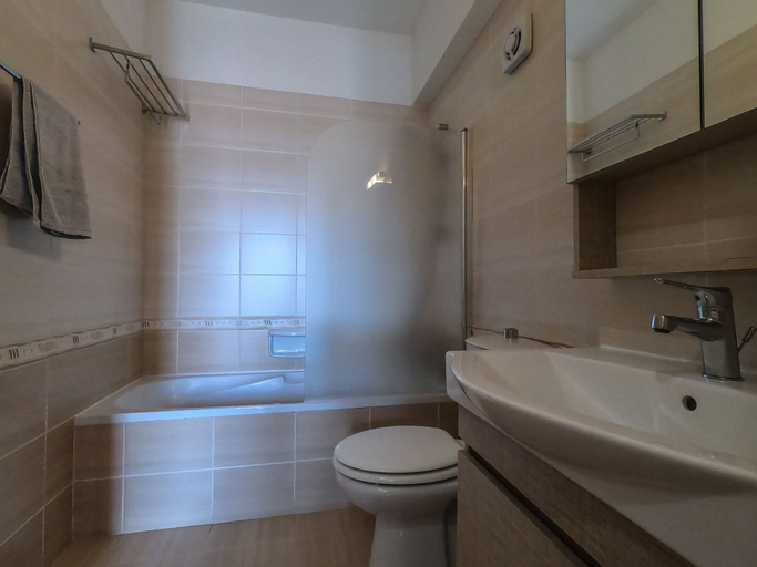 Bathroom 4, Luxurious Unique Apartment