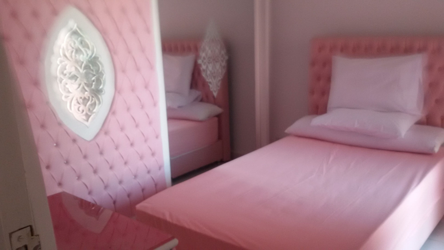 Bedroom 2, Luxurious Apartment in El Rehab City, New Cairo City