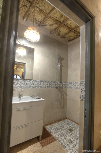 Bathroom 4, Bagdad Cafe, Ouarzazate