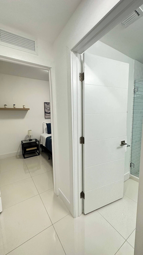 Bathroom, Stanza Wynwood Parking Laundry Wifi, Miami-Dade
