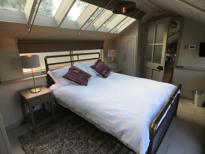 Bedroom 5, The Old Greenhouse, Bath and North East Somerset