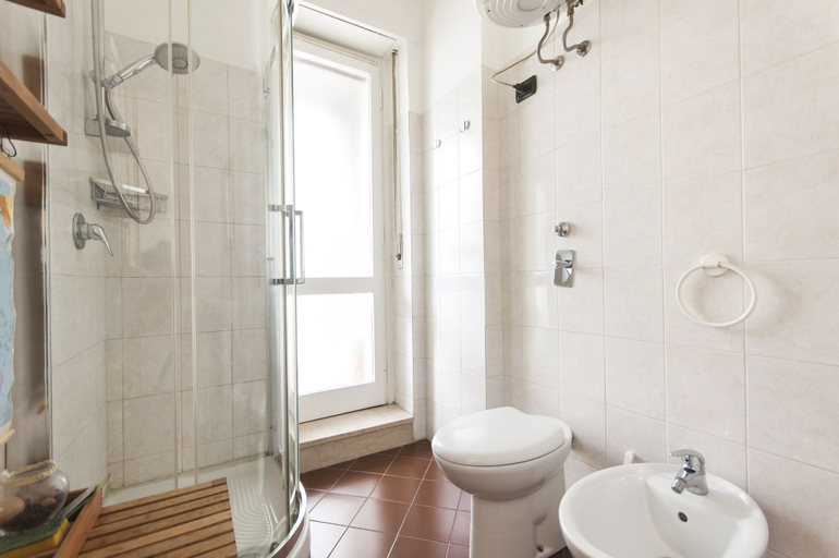 Bathroom 4, The Writer's Terrace, Milano