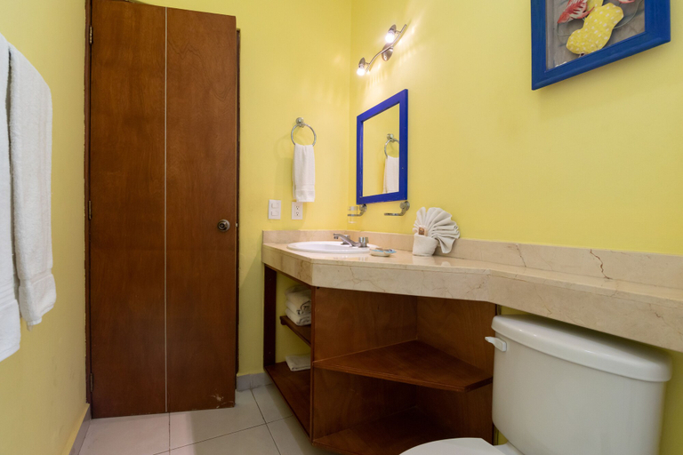 Bathroom 4, Condo Margaritas By Playa Paradise, Cozumel