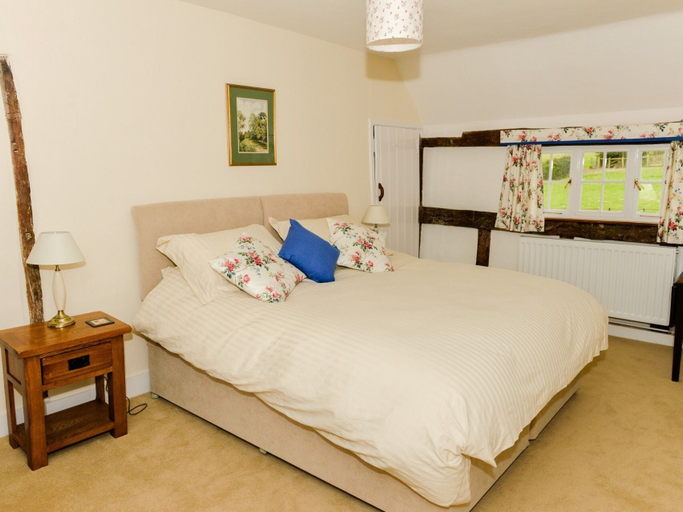 Bedroom 2, Twyford Farm B&B, East Sussex