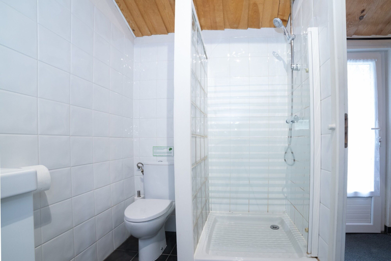 Bathroom 5, Au Passage du Gois, Vendée