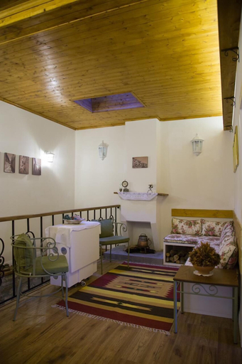 Others 5, Villa 4 Bed & Breakfast, Beratit