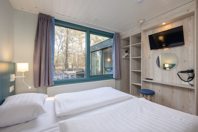 Bedroom 3, Center Parcs De Vossemeren, Limburg
