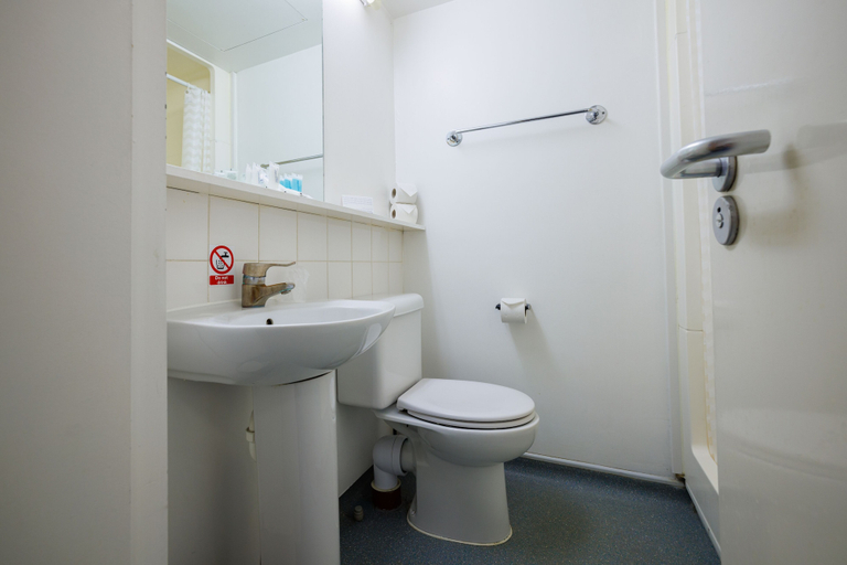 Bathroom, Beit Hall - Campus Accommodation, London