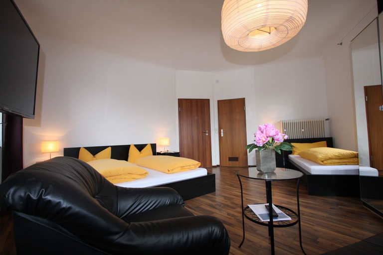 Bedroom 4, Stadthotel Kleiner Berg, Bodenseekreis
