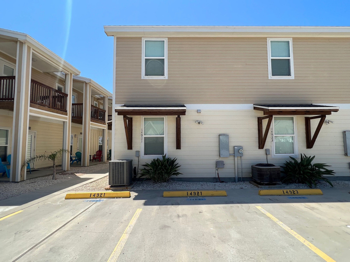 Exterior & Views 2, Beacons-14921, Nueces