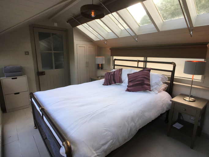 Bedroom 3, The Old Greenhouse, Bath and North East Somerset