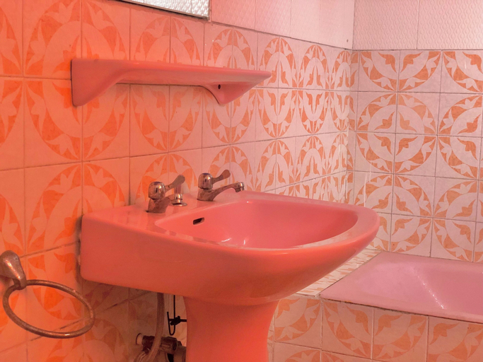 Bathroom 4, Regisgate Hotel, Owerri West